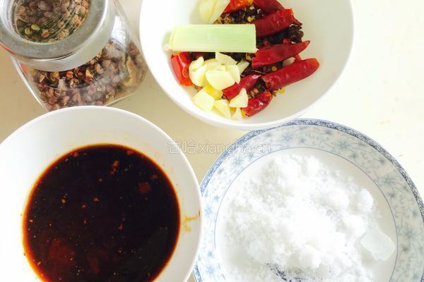 酱炖小鸡腿的做法图解1