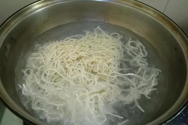 荷塘月色 清汤小面的做法图解4