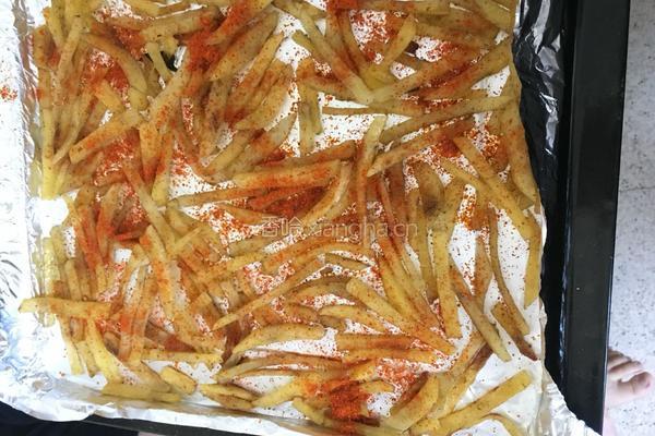 风情柠檬烤土豆，香辣薯条的做法图解3