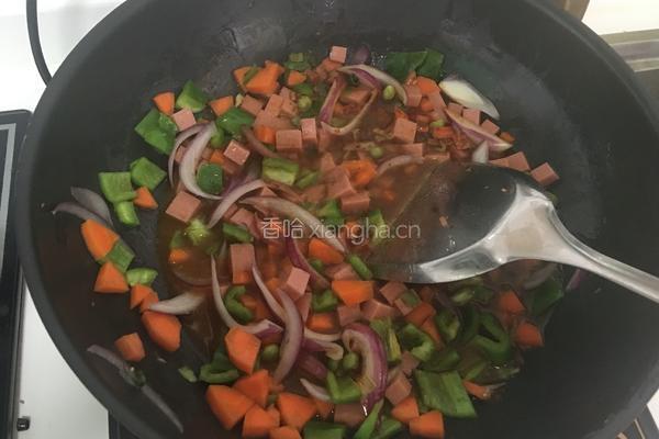 午餐肉炒方便面的做法图解7