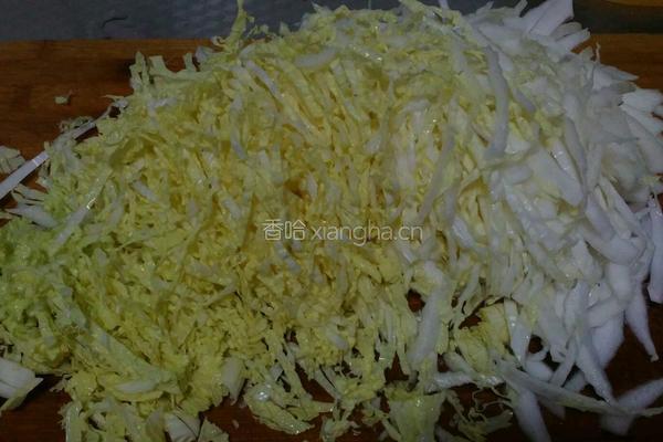 白菜豆腐丝的做法图解1