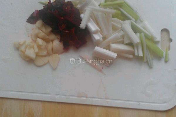 凉拌糖醋白莲藕的做法图解2