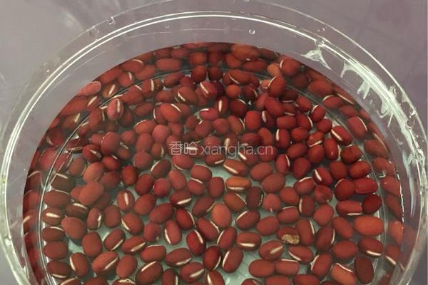 红豆西米露的做法图解1
