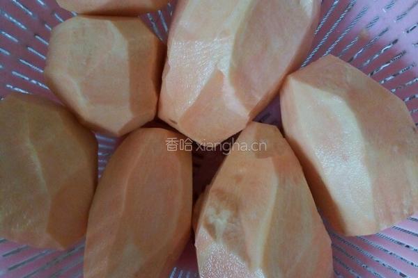 椰香红薯饼的做法图解1