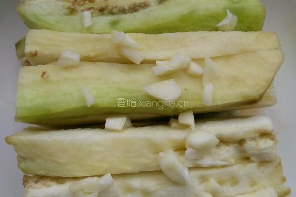 油泼蒜泥茄条的做法图解3