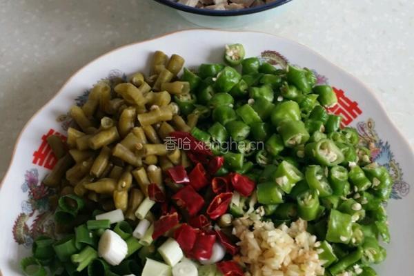 肉末酸豆角的做法图解1