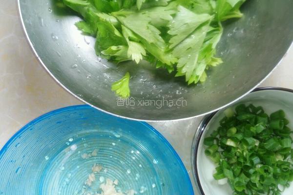 芹菜叶子油泼面的做法图解4