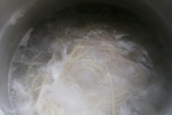 芹菜叶子油泼面的做法图解6