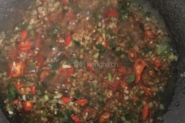 《蒜蓉粉丝蒸扇贝》的做法图解12