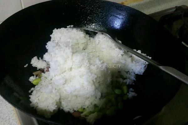 什锦炒饭的做法图解5