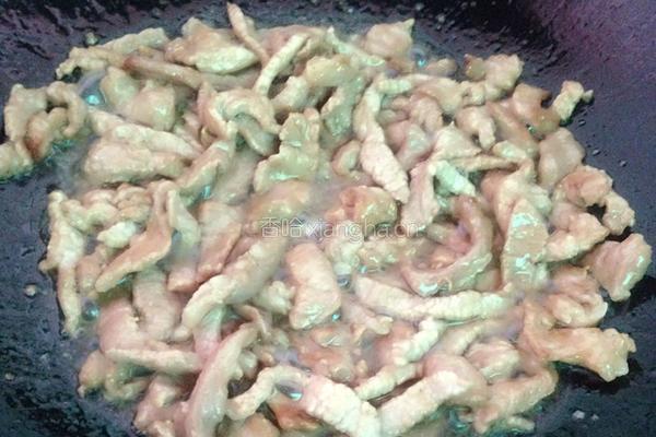韭菜花炒肉丝的做法图解5