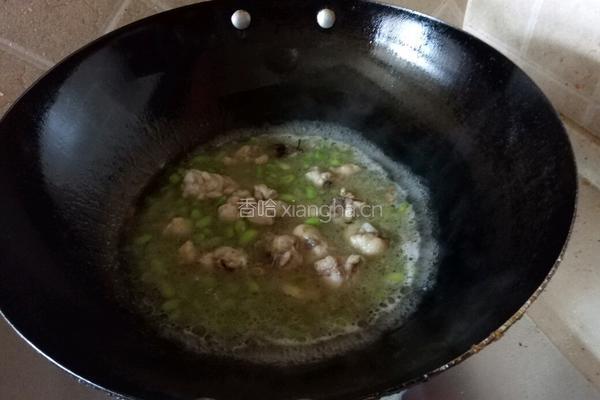鸡腿烧毛豆的做法图解9