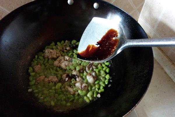 鸡腿烧毛豆的做法图解10