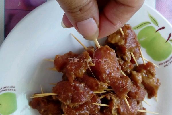 炸牙签猪肉的做法图解3