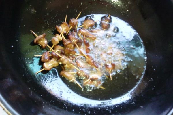 炸牙签猪肉的做法图解4