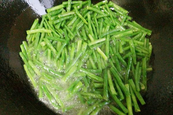 干煸豇豆的做法图解3
