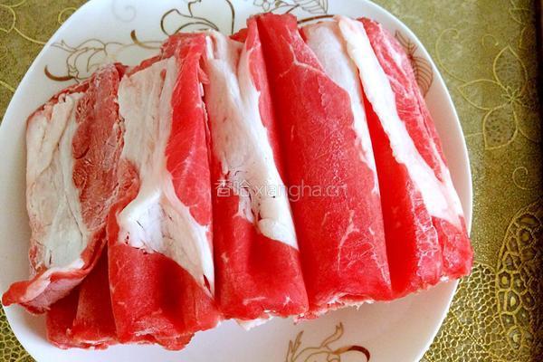 香辣肥牛浇嫩蛋的做法图解1