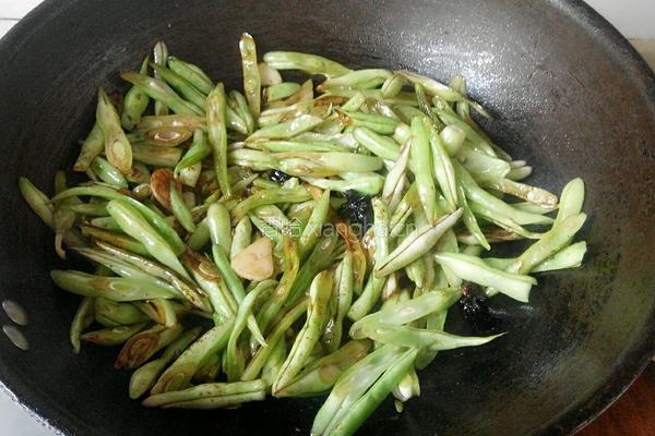 豆角焖面的做法图解12
