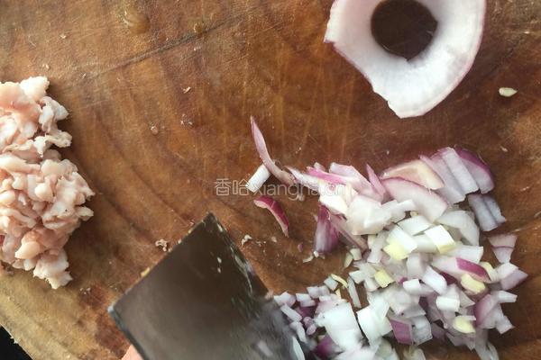 新疆炒烤肉的做法图解1