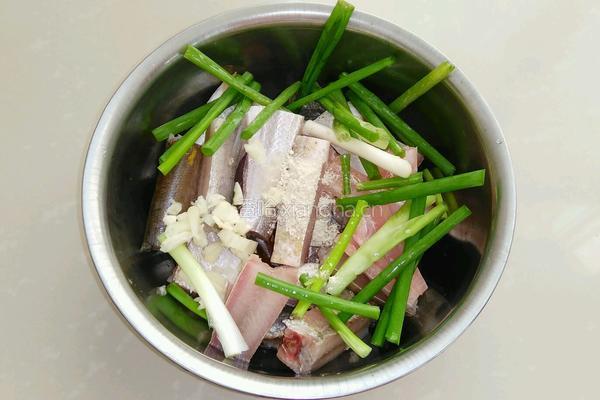 豆豉翘嘴鱼的做法图解2
