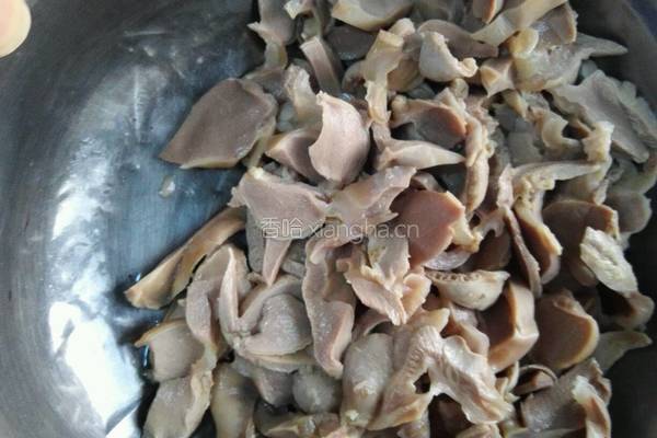 酸辣鸡杂的做法图解3