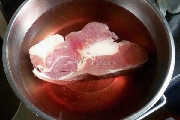 西红柿炖牛腩的做法图解1