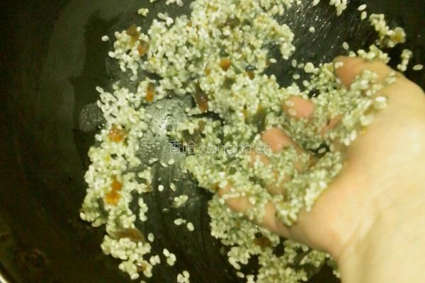 大米皮蛋末粥的做法图解6
