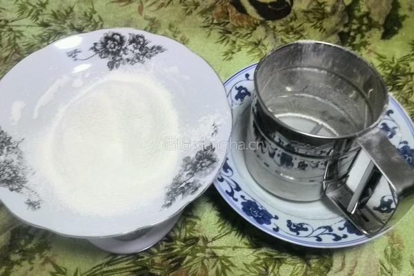 南瓜泥蛋糕卷的做法图解1