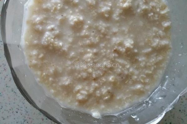 水果牛奶麦片粥的做法图解1