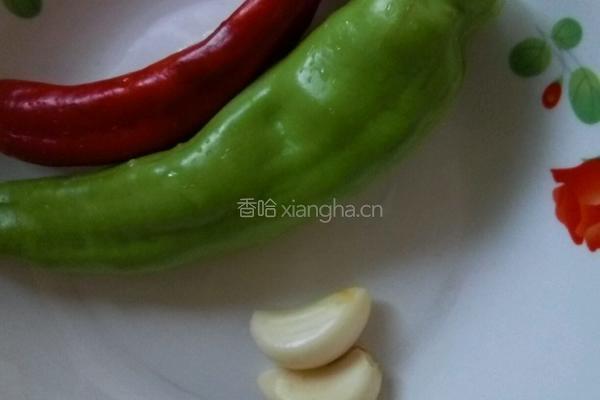 双椒拌耳丝的做法图解3