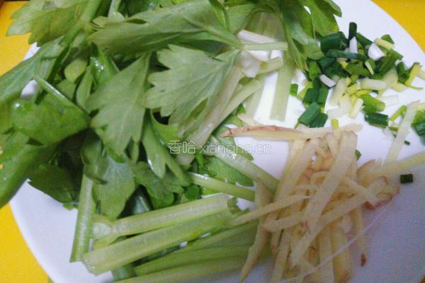 娃娃菜粉丝豆腐鱼汤的做法图解4