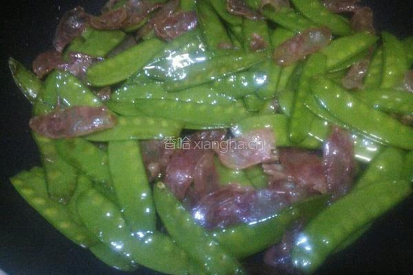 荷兰豆炒腊肠的做法图解7