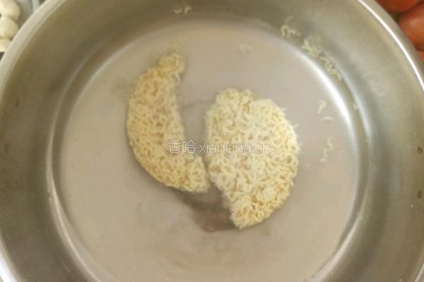 茄汁鸡丸面的做法图解2