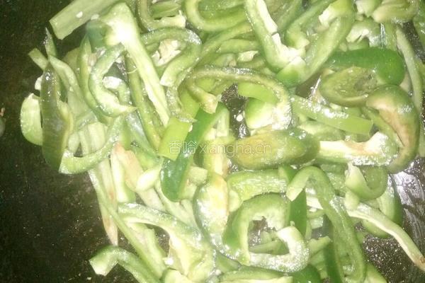 菜椒炒肉丝的做法图解6
