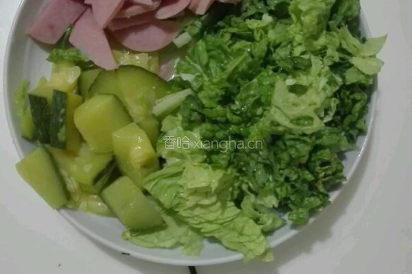 花生浆蔬菜粥的做法图解2
