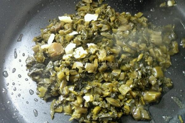 香肠排骨酸菜大米饭的做法图解6