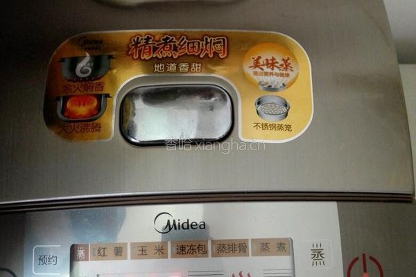 香肠排骨酸菜大米饭的做法图解10