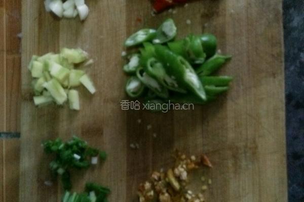 干扁鱼块的做法图解2