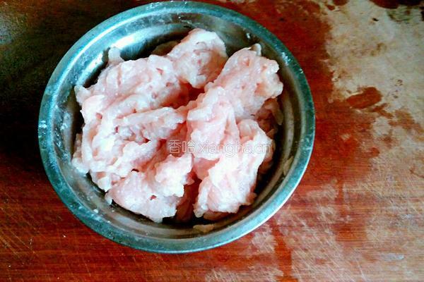 红萝卜丝炒肉丝的做法图解3