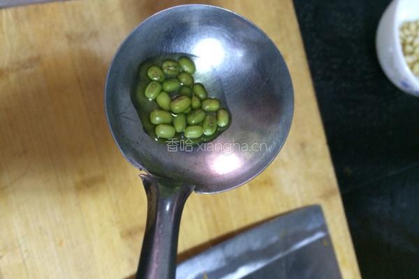 绿豆南瓜汤的做法图解2
