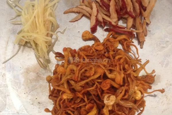 虫草花蒸大盘鸡的做法图解2