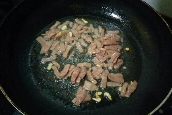 辣白菜培根芝士焗饭的做法图解2