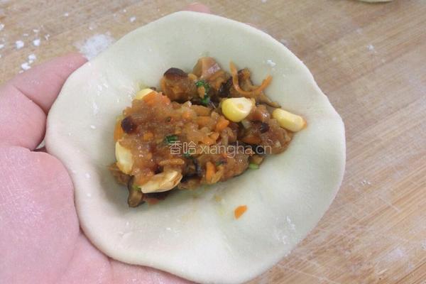 玉米胡萝卜香菇饺子的做法图解9
