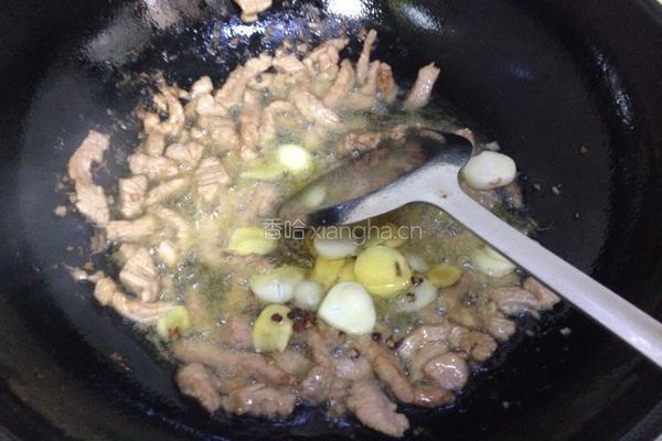 茶树菇芹菜炒肉的做法图解3