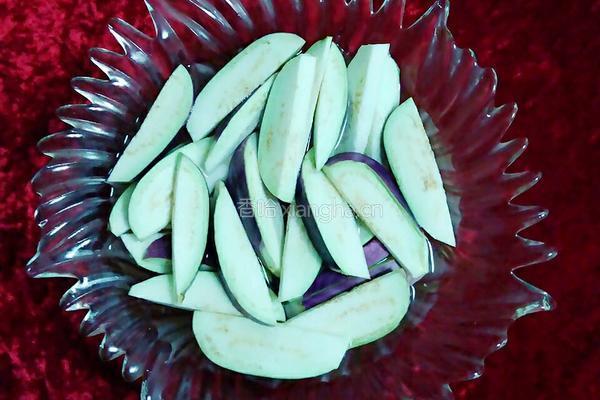 豆瓣茄子的做法图解1