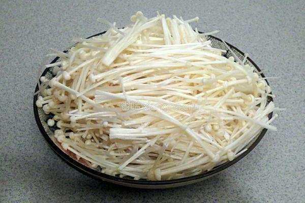 凉拌金针菇的做法图解1