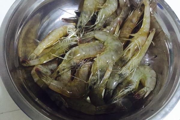 鲜虾蛋卷的做法图解1