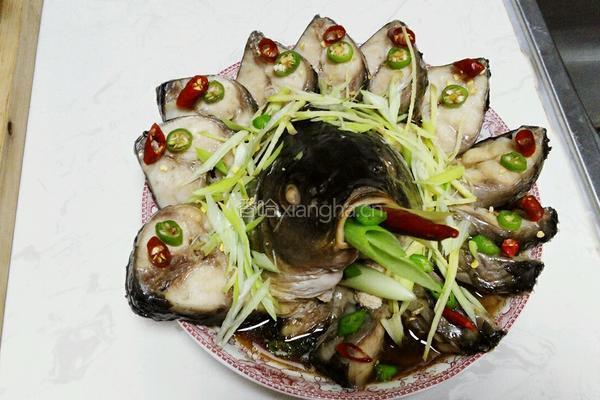 清蒸孔雀开屏鱼的做法图解7