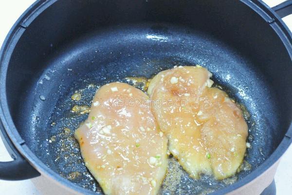 香蒜蜂蜜鸡扒的做法图解5