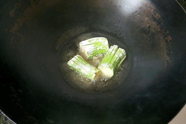 茄汁菊花茄子的做法图解5